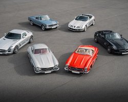 Серебряные звезды: на аукцион выставили легендарные Mercedes стоимостью $5 миллионов (фото)
