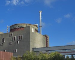 Запорожская АЭС снова попала под обстрел войск РФ: повреждено оборудование энергоблока