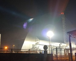 Дрон ВС РФ ударил по Чернобыльской АЭС: горело укрытие, защищающее мир от радиации (фото, видео)