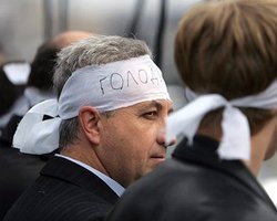 Соратники Тимошенко прекратили голодовку 