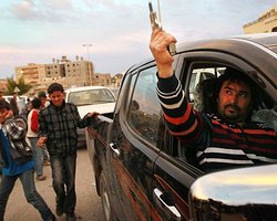 У резиденции Каддафи в Триполи начались бои, - СМИ