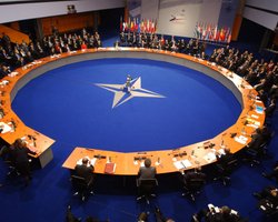 Министры обороны стран НАТО единодушно поддержали АТО в Донбассе