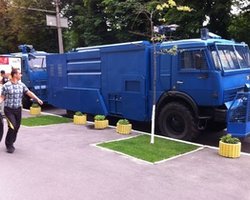 Закупка водометов и автозаков не связана с выборами, - МВД