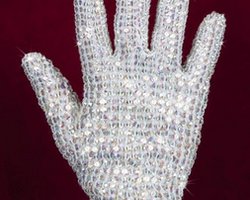 С молотка уйдет сценический гардероб Майкла Джексона