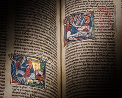 700 років у приватних бібліотеках: за книгу про короля Артура хочуть виручити мільйони доларів