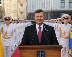 Янукович перепечатал в своей книге студенческий реферат, - СМИ