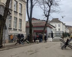 "Ни шагу без военкомата". В Украине могут ограничить выезд мужчин из городов, - СМИ