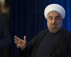 Искали босых: В Иране арестовали двух исламистов за бросок ботинком в президента