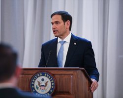 "Программа не была отменена": Рубио ответил, получит ли Украина новые пакеты оружия от США