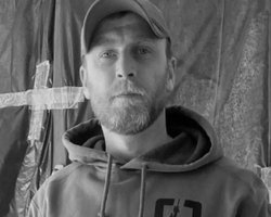 Пытался спасти побратимов: под Бахмутом погиб фотограф-натуралист Денис Кривой (фото)