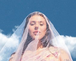 Три нових весняних кліпи від Олі Полякової, Насті Каменських, KAZKA: про перемогу, кохання та сміливість