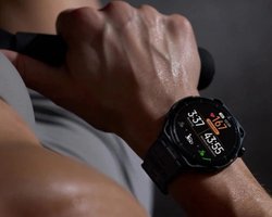 Яскравий AMOLED-екран і функція GPS: представлено дешевшу альтернативу Apple Watch (фото)