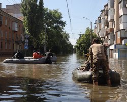 Стреляли из РСЗО: ВС РФ пытались убить спасавшихся из затопленного Херсона, – ВСУ