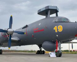 Убрали возможное препятствие: СБУ перед атакой на подводную лодку поразили самолет-разведчик (видео)