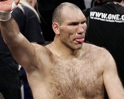 Валуев: Когда же завалится этот "человек-гора"?