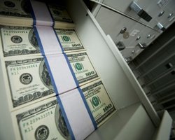 На межбанке резко подорожал доллар