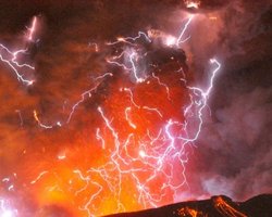 В Японии проснулся вулкан