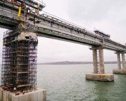 "Конструкція нестабільна": у ГУР напророкували демонтаж Кримського мосту (відео)