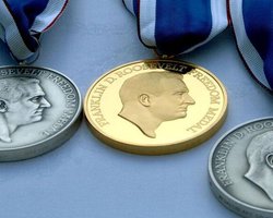 Зеленський у Нідерландах отримав премію "Чотири свободи" за боротьбу України