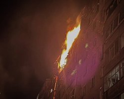 ЗС РФ поцілили у багатоповерхівку в Сумах: багато постраждалих, серед них є діти (фото)