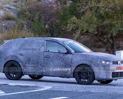 Недорогого конкурента Skoda Octavia от Renault показали на первых официальных фото и видео