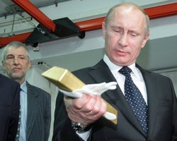 Путин скупает золото для защиты от санкций, - Die Welt