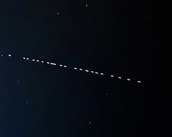 В небі над Києвом помітили "НЛО": що відомо (відео)