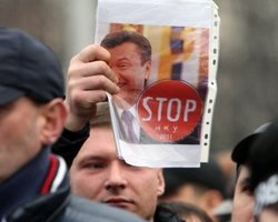 Милиции не удается разогнать предпринимателей на Майдане