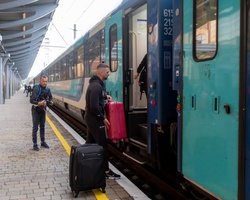 "Укрзалізниця" змінює тарифи у вагонах преміумкласу: ціни залежатимуть від попиту і дат