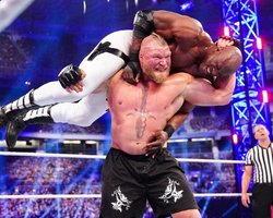 Залишив рукавички на рингу: відомий рестлер Брок Леснар натякнув на завершення кар'єри (відео)