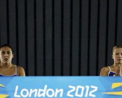 Украинский дуэт провалил финал синхронных прыжков в воду