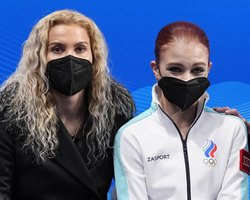 "У всех есть золотая медаль, а у меня нет", — Трусова расплакалась на Олимпиаде (видео)