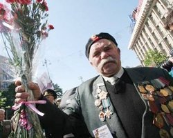 В центре Киева рекламу заменят поздравлениями ветеранов