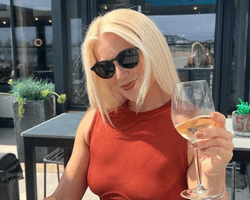 Полицейская поплатилась за танец: тверк на вечеринке обернулся скандалом (фото)