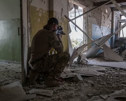 Експерти розповіли, навіщо Україна бореться за "вимерлі" міста