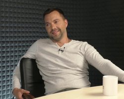 Мобилизация в России и "референдумы" — это огромный подарок Украине, — Арестович