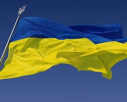 Статую Христа-Искупителя в Рио-де-Жанейро подсветили цветами украинского флага