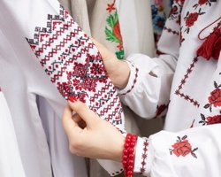 Вишиванка як оберіг. Троянди – лише для цнотливих дівчат, а чорні нитки – не про траур
