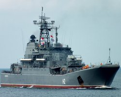 На борту були "Калібри" і КАБи: в РФ повідомляють про втрати на ВДК "Новочеркасск"