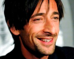 Эдриен Броуди сыграет у режиссера римейка Служебного романа