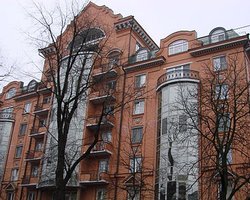 Янукович продал свою квартиру однопартийцу Клюеву и утаил 30 млн. дохода, - СМИ