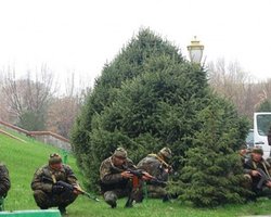 В Бишкеке киргизы громят владения россиян