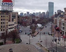 Полиция восстановила в опустевшем Бостоне движение такси