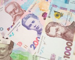 Курс гривны: национальная валюта резко подешевела после отставки Смолия