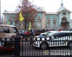 В правительственном квартале ввели усиленную охрану в связи с акцией "Евробляхеров"