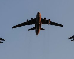 Как самолеты летели на парад в Киев: видео из кабины пилота