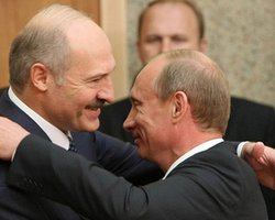 Путин подарил Беларуси новую скидку на газ