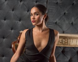 Композитору Карлу Дженкинсу пришлось опровергать слухи о том, что он — замаскированная Меган Маркл