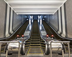 Экспертимент с "умными" эскалаторами на станции Выставочный центр в Киеве признан успешным