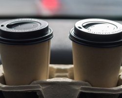 В Киеве разрешили с 5 мая продажу "быстрой" еды и напитков в МАФах